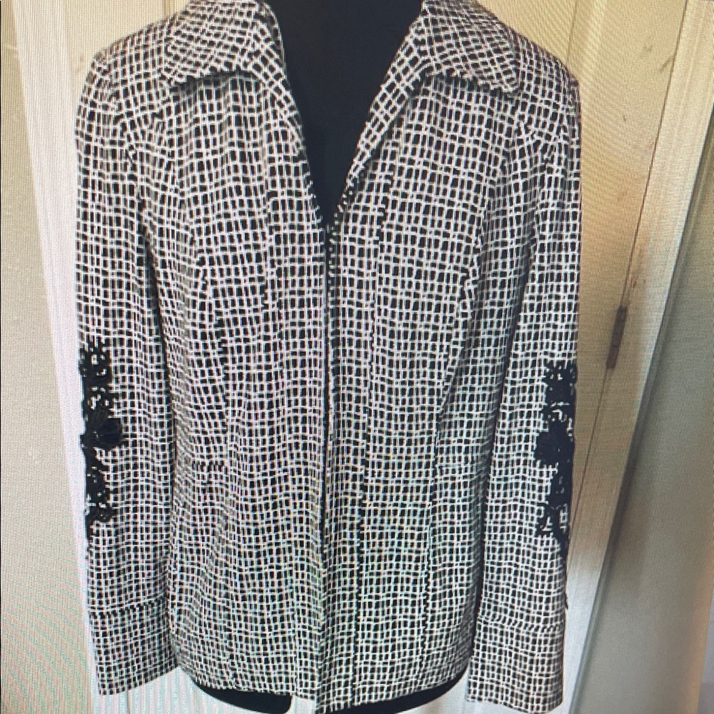 Elegant Black and White Women's Blazer